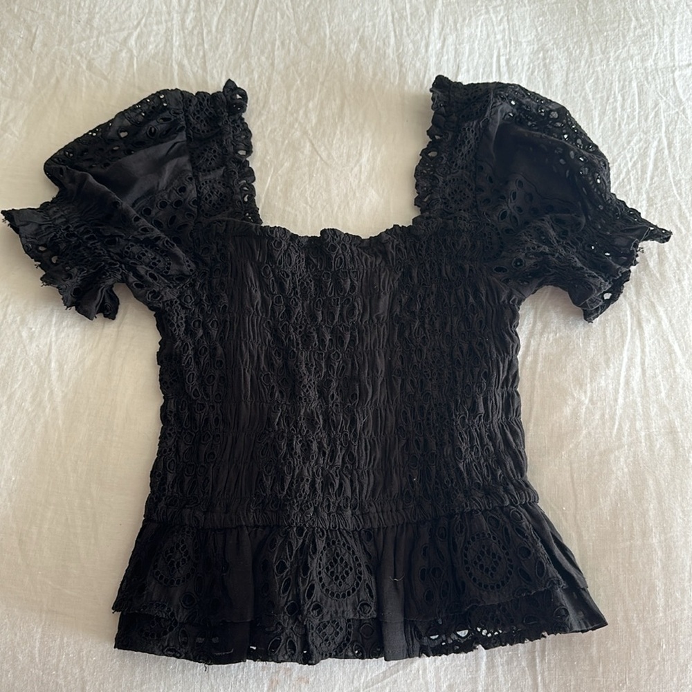 ASTR the label black puff sleeve top. Size small​​​​​​​ - Picture 3 of 5
